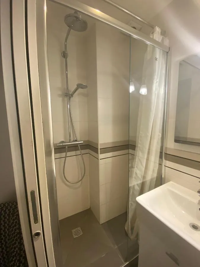 Avenue Montaigne 2 Champs Elysees Apartment Paris